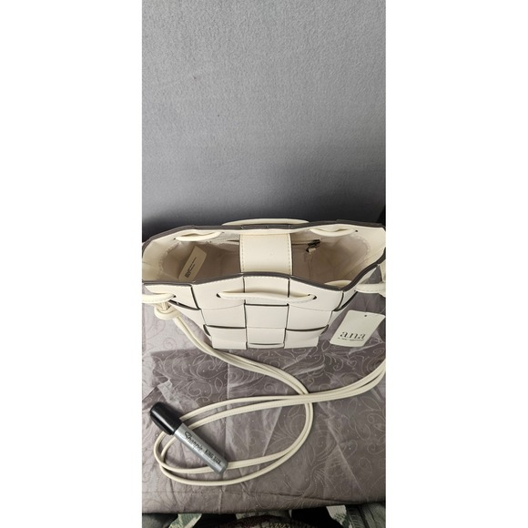 a.n.a Woven Faux Leather Bucket Crossbody Bag Cream Off-White 72848-5 - Picture 5 of 9